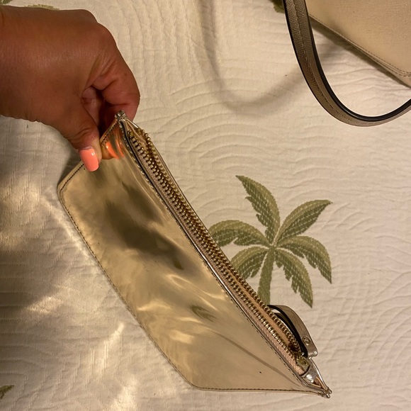 Liz Claiborne Zippered Handbag - Picture 6 of 7